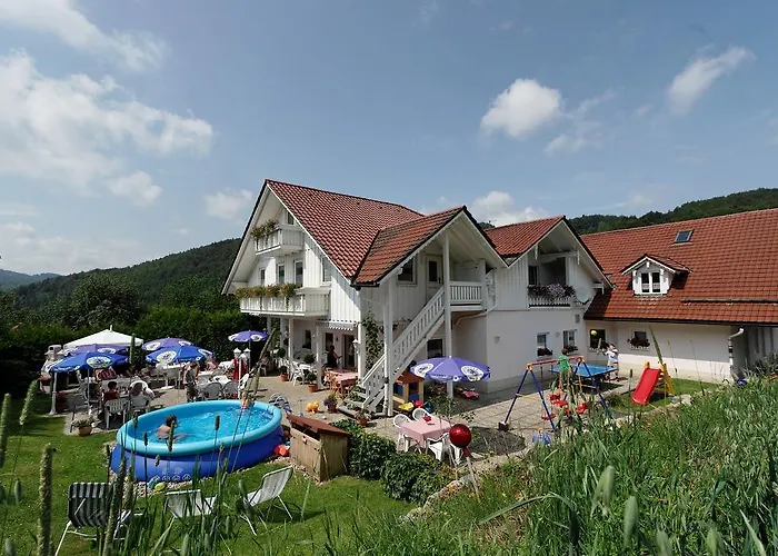 Konukevi Landpension & Gasthaus Monika *